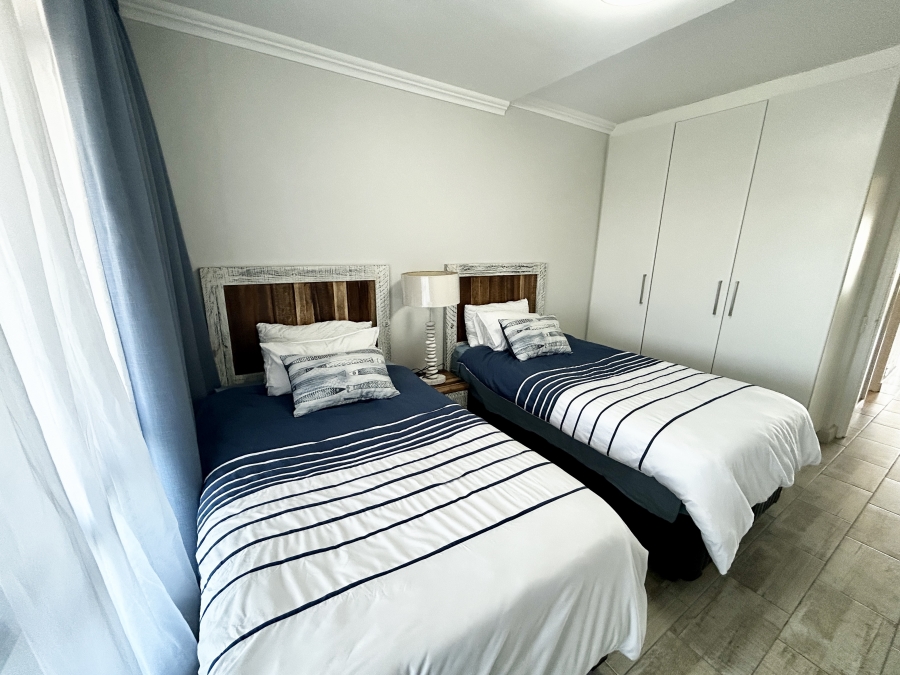 2 Bedroom Property for Sale in Waves Edge Western Cape